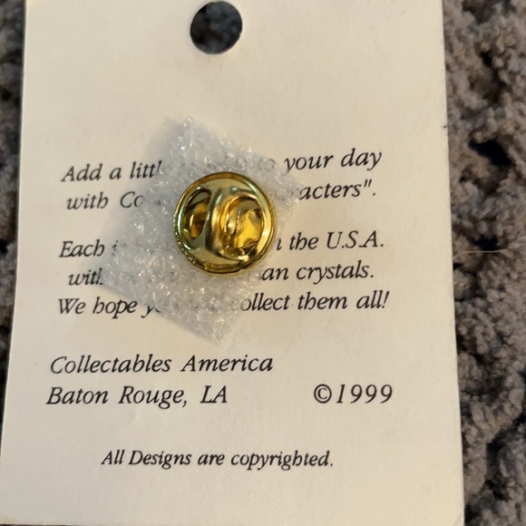 The millennium pin. - Picture 2 of 3